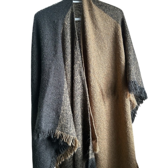 Women’s Two-Tone Fringe Shawl Wrap - Picture 1 of 4